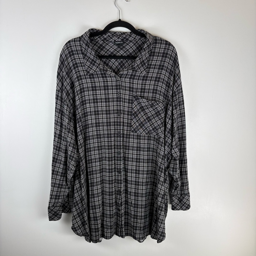 Torrid Womens 5X Button Blouse Shirt Top Plaid Long Sleeve Pocket Black